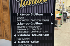 2025-info-ja-mainostaulut-kilvet-hotel-tunneli-sastamala-pirkanmaa-suurkuva-jips-4
