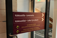 2025-julkisivu-ikkunateippaus-teippaus-teipit-hotel-ellivuori-ellivuori-resort-teippaukset-suurkuva-jips-9