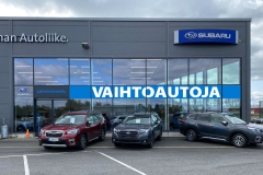 2025-julkisivu-ikkunateippaus-teippaus-teipit-levoranta-autoliike-teippaukset-suurkuva-jips-4