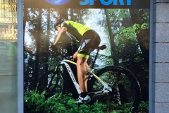 Suurkuvatulosteet-opasteteipit-teipit-teippaukset-neon-sport-ikkunateipit-suurkuva-jips