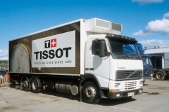 TISSOT-rekka-Suurkuvatulosteet-teipit-teippaukset-rekkateippaus-rekkateippaukset-suurkuva-jips