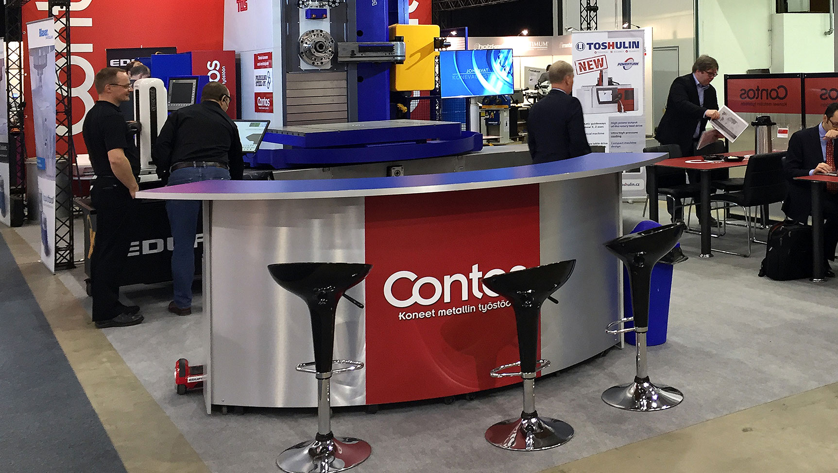 suurkuva-esillepanokalusteet-mainos-messuseinat-messukalusteet-suurkuvatulosteet-jips-tulosteet-tulostus_5