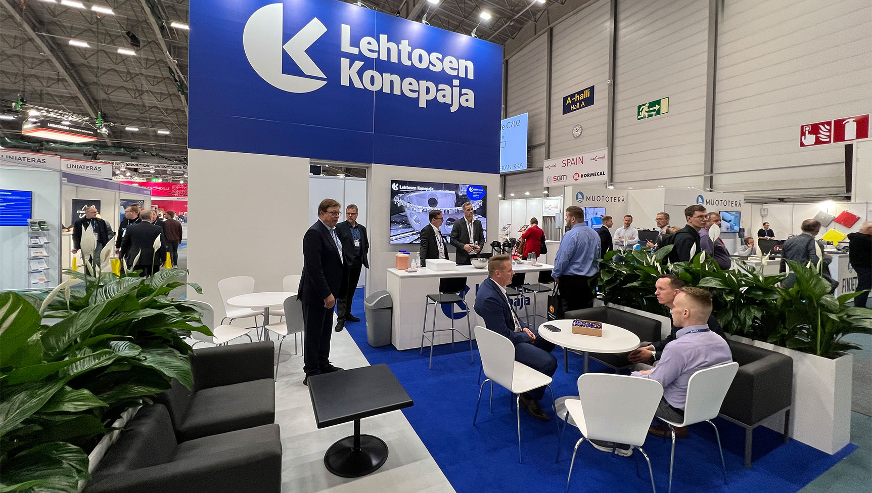 suurkuva-jips-lehtosen-konepaja-messut-messuosastot-messusuunnittelu-messurakentaminen-messutulosteet-tulostus-messukalusteet-messuesitykset-2