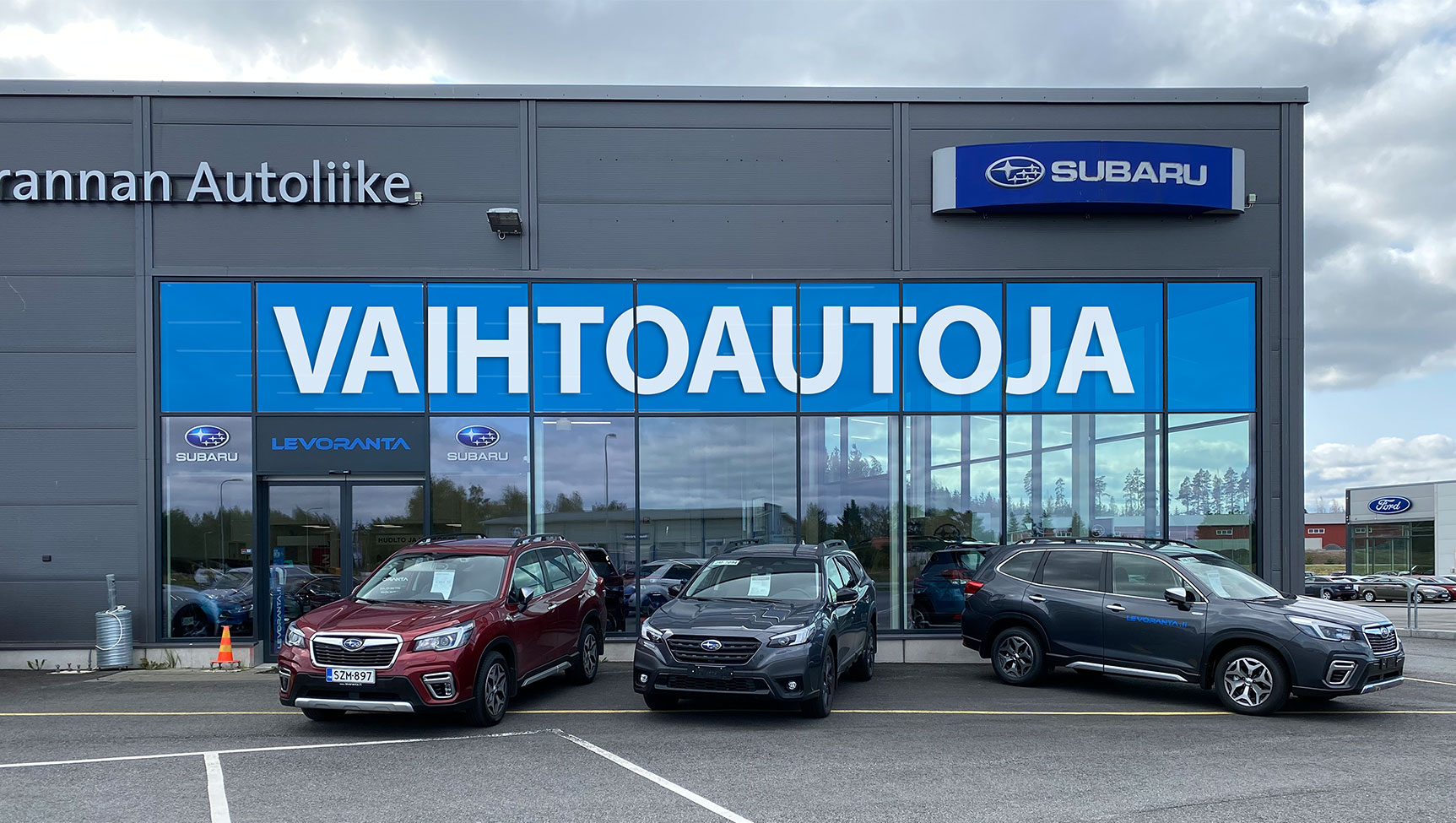 suurkuva-jips-teipit-tulostus-suurkuva-teippaukset-autoteippaukset-levoranta-2